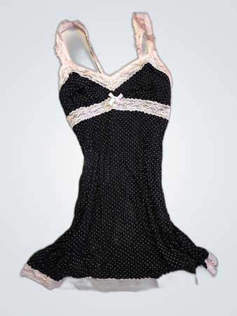 Schwarzes gepunktetes Spitzen-Nachthemd