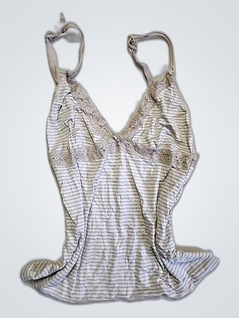 Top en satin avec dentelle