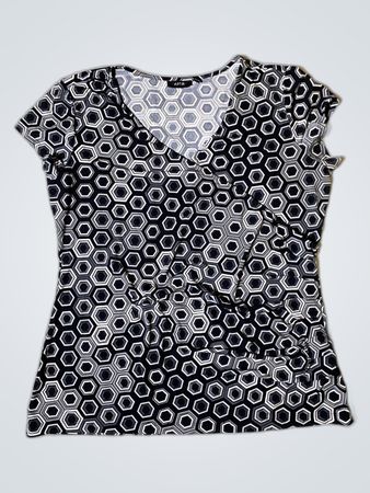 Apt 9 Women's Black and Gray Hexagon Patterned Top