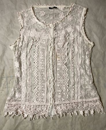 Roman Sleeveless Lace Blouse