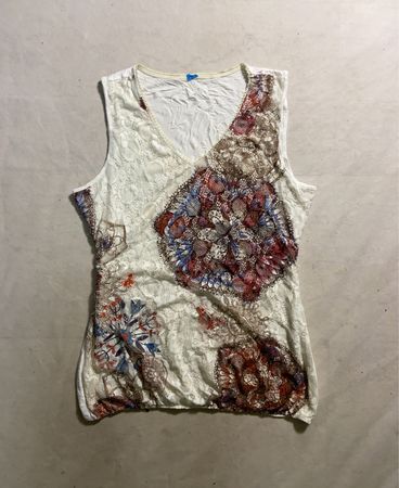 White Sleeveless Top with Lace and Floral Print