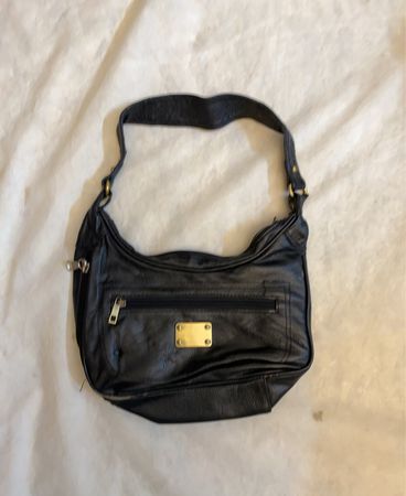 Schwarze Lederhandtasche