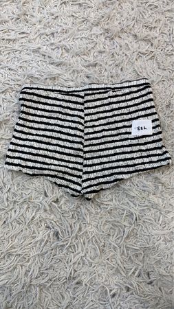 Gestreifte Shorts