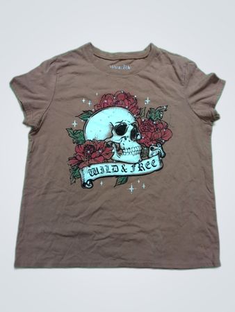 Wound Up Skull and Roses Graphic T-Shirt