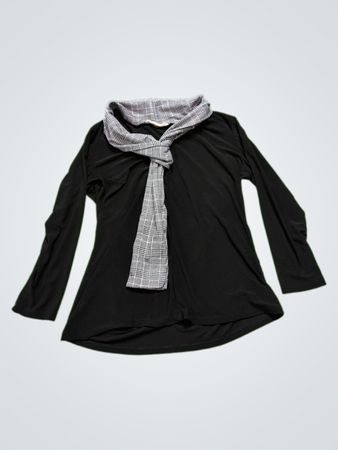 Tiffany & Crew Black Long Sleeve Top with Gray Scarf