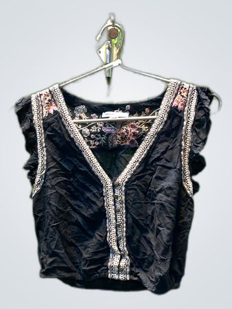 American Eagle Embroidered Sleeveless Blouse