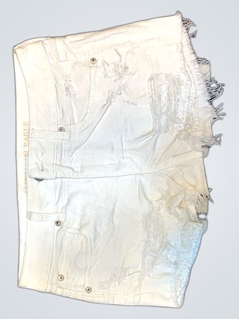 American Eagle Outfitters Weiße Abgenutzte Denim-Shorts