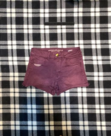 American Eagle Outfitters Damen Burgundy Denim Shorts