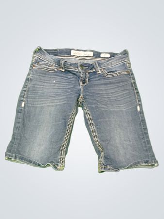 Rock & Republic Low-Rise Cropped Denim Jeans