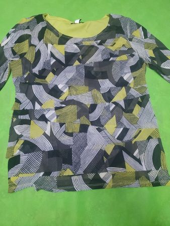 Long sleeve abstract print top