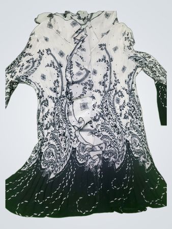 White and black patterned long-sleeved dress