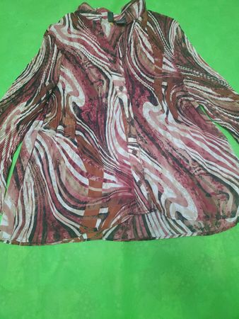 Women's Abstract Print Button-Up Blouse