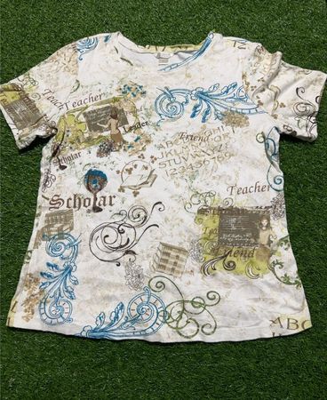 Bluse mit pädagogischem Design