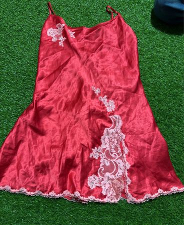 Victoria's Secret Vestito in pizzo rosso con bordo in pizzo