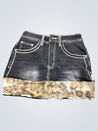 Schwarzer Jeans-Minirock mit Kunstpelzbesatz