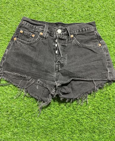 Levi's schwarze Jeans-Shorts aus Denim
