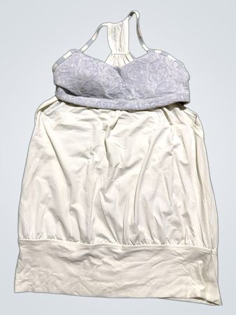 Weißes Tanktop mit grauer Spitze-Überlagerung