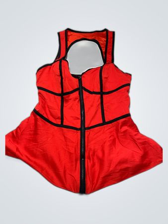 Robe rouge sans manches
