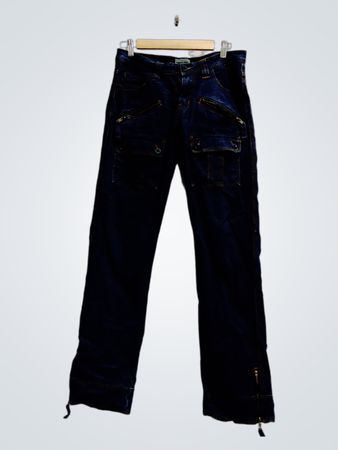 REQUEST Jeans