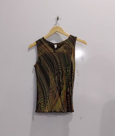 Suzy Shier Sleeveless Top