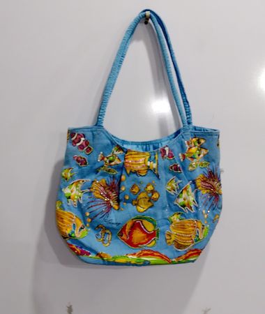 Blue tote bag with fish print