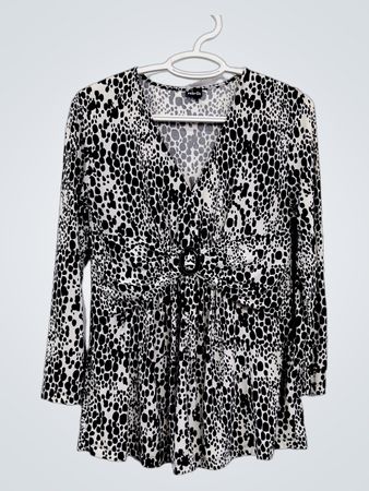 Rafaella Schwarz-weißes Oberteil mit Animalprint und Schnallendetail