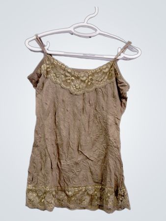 Braunes Camisole mit Spitzenbesatz