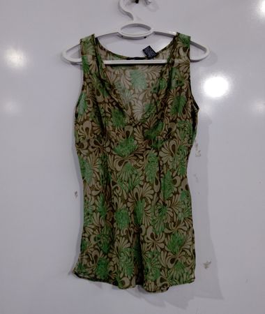 New York & Company Women's ärmelloses Oberteil mit Blumenmuster
