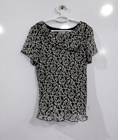 RK Originals Schwarzes florales transparentes Oberteil