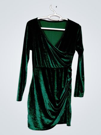 Grünes Samt-Midikleid mit Wickeloptik, gerafften Ärmeln und langen Ärmeln