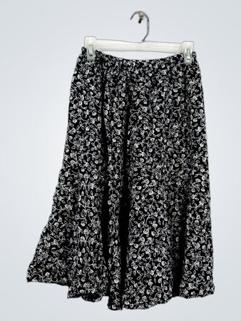 Schwarzer Midirock mit Blumenmuster