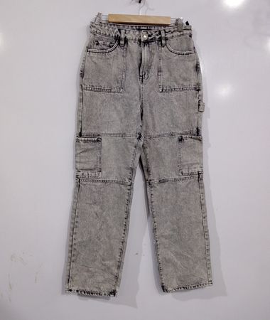 Grau gewaschene Cargo-Jeans