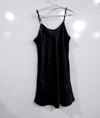 Schwarzes Slipkleid