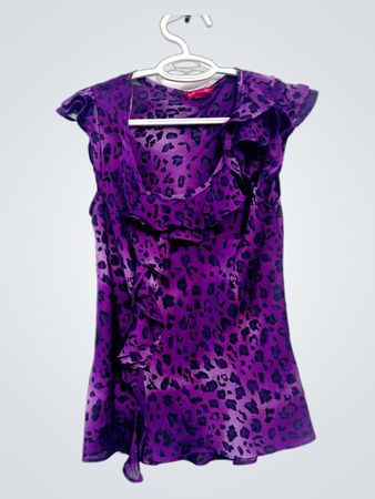 Sunny Leigh Petite lila Bluse mit Leopardenmuster und Rüschen