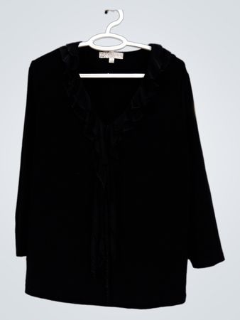 Dressbarn Woman Schwarzes langärmeliges Oberteil mit Rüschen