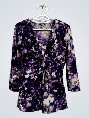 Daisy Fuentes bedrucktes V‑Ausschnitt-Top