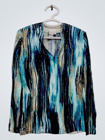 CARMEN Damen Langarmshirt in Blau mit abstraktem Druck und Strasssteinen
