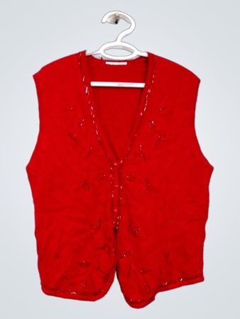 Rote Perlenweste