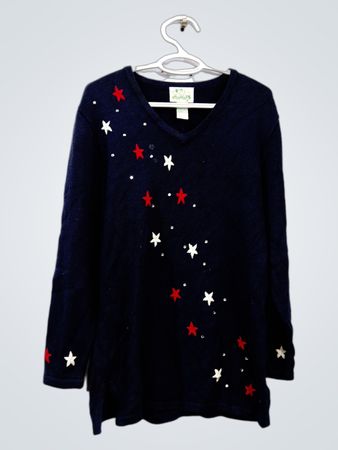 Der Quaker Factory Marineblaue Pullover mit roten und weißen Sternen