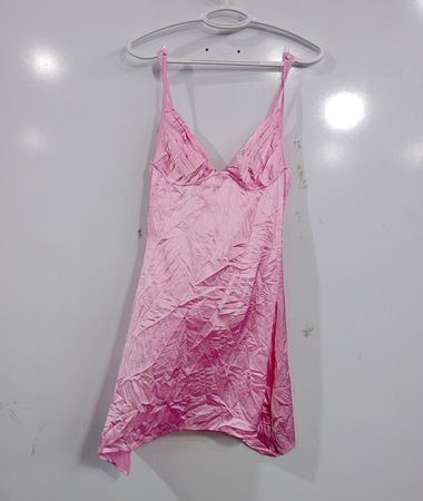 Rosa Slip-Kleid aus Satin