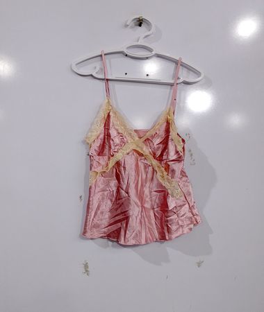 Rosa Satin-Cami mit Spitzenbesatz