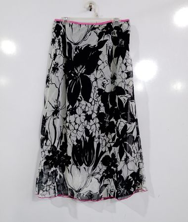 Ginger von XST Black & White Floral Print Skirt