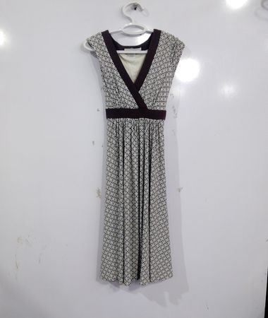 Maggy London Women's geometrisches Kleid mit Kappärmeln und V-Ausschnitt, knielang