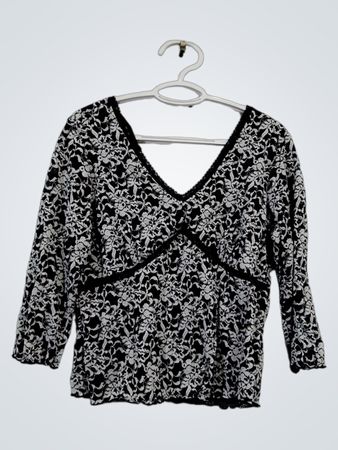 Fashion Bug Black and White Floral Print V-Ausschnitt-Oberteil
