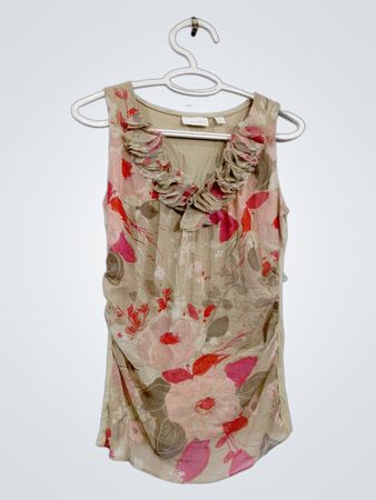 New York & Company Women's Blumen-Rüschentop