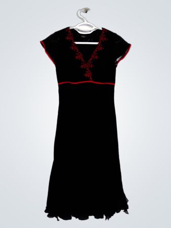 CDC schwarzes Kleid mit roter Einfassung