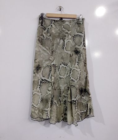 H&M Kollektion Midirock mit Schlangenmuster