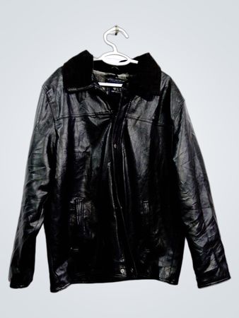 Emporio & Co Schwarze Kunstlederjacke mit Pelzkragen