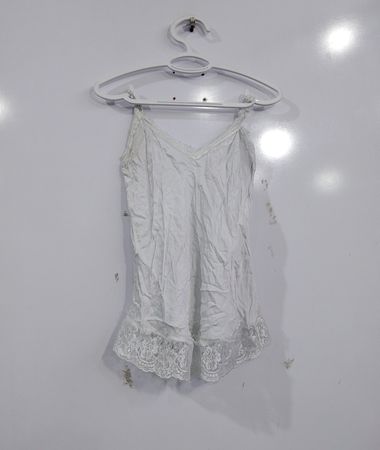 Weißer Spitzensaum Camisole
