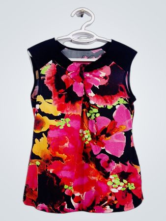 Ärmelloses Top mit Blumenmuster